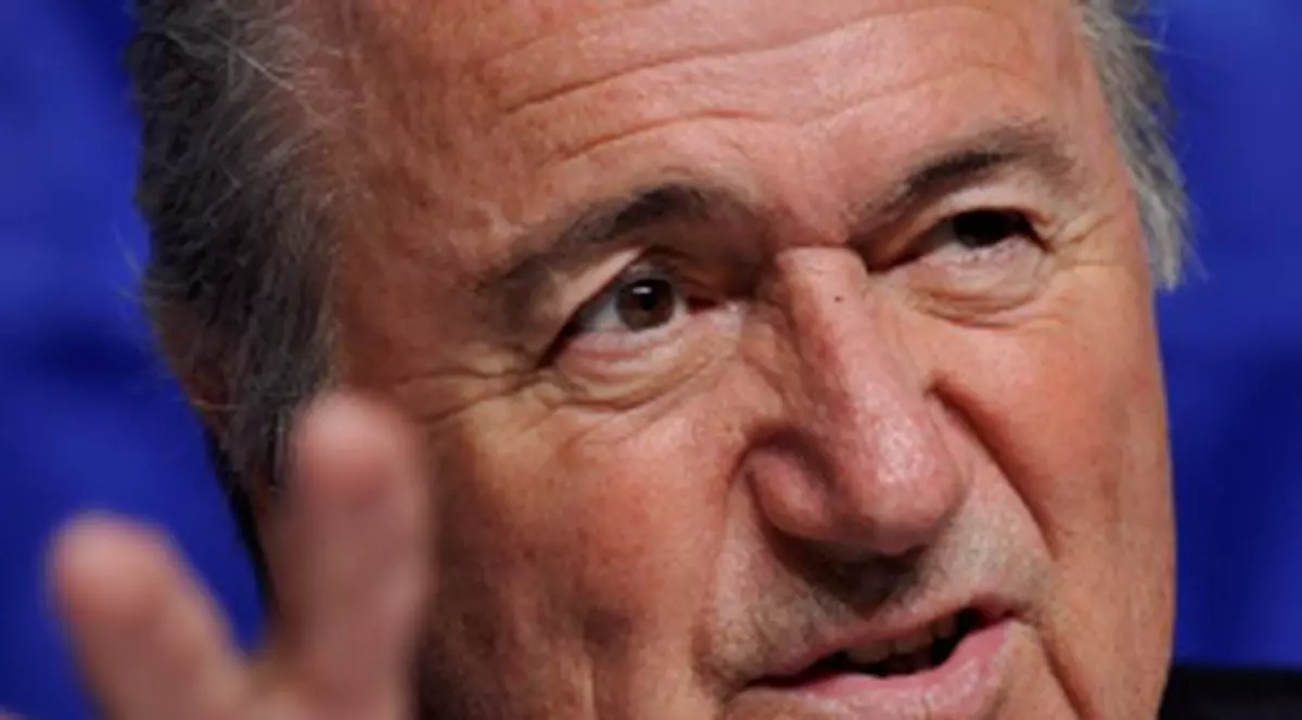 Preşedintele FIFA a rămas fără carnet