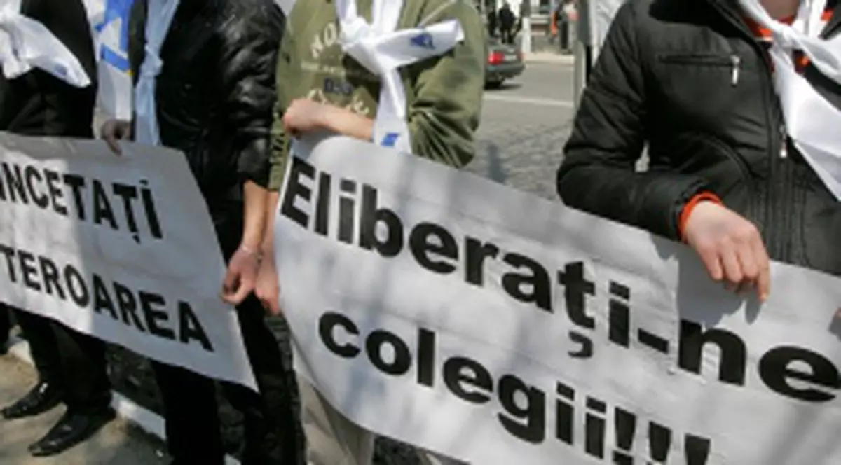 Primăria Chişinău anunţă dispariţia a trei tineri