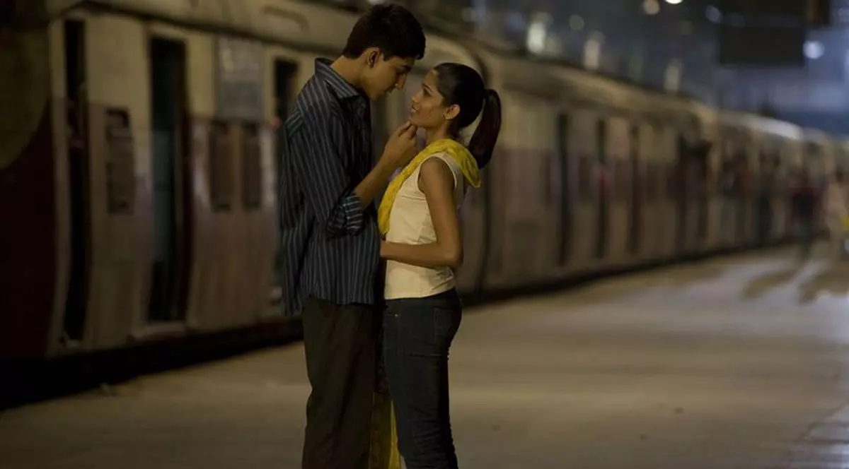 Dragoste mare între Freida Pinto şi Dev Patel