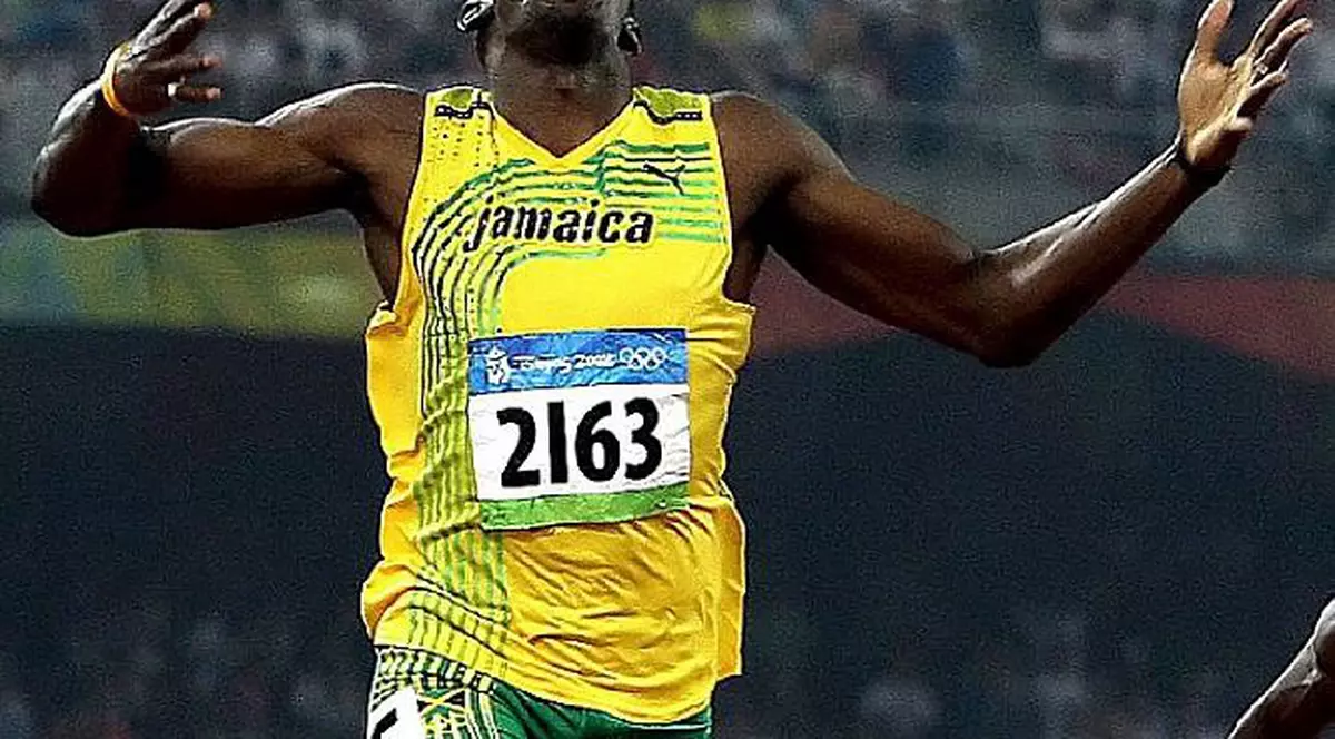 Usain Bolt, rănit uşor într-un accident rutier