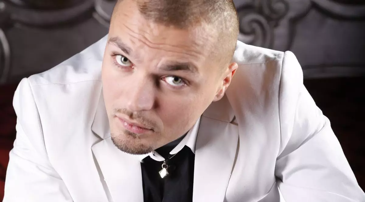 Miss Februarie Fata de la Pagina 5: «M-am încălzit când i-am văzut ochii»