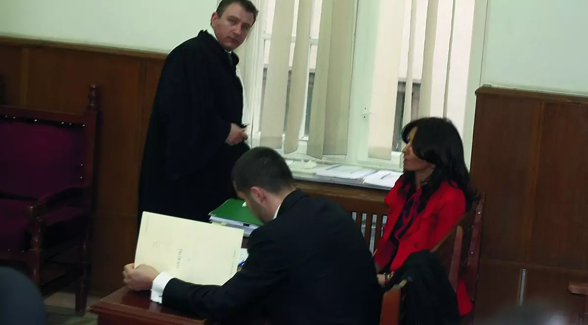 Ayan rămâne cu Mihaela