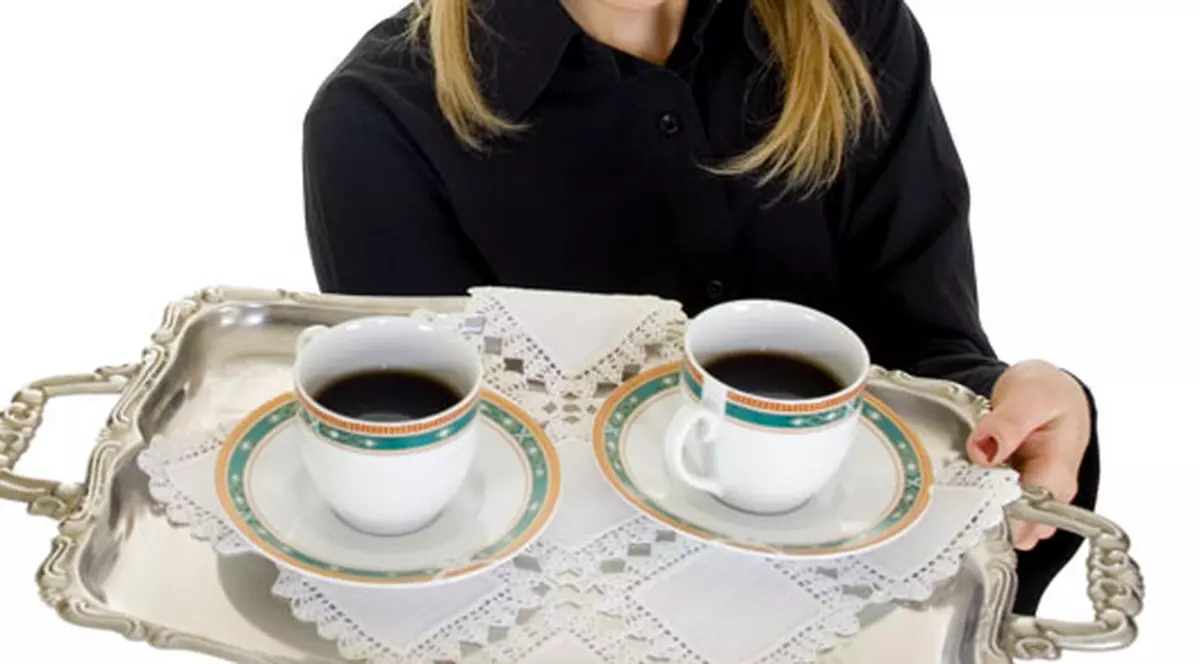 Italia caută zeci de mii de menajere şi bone imigrante