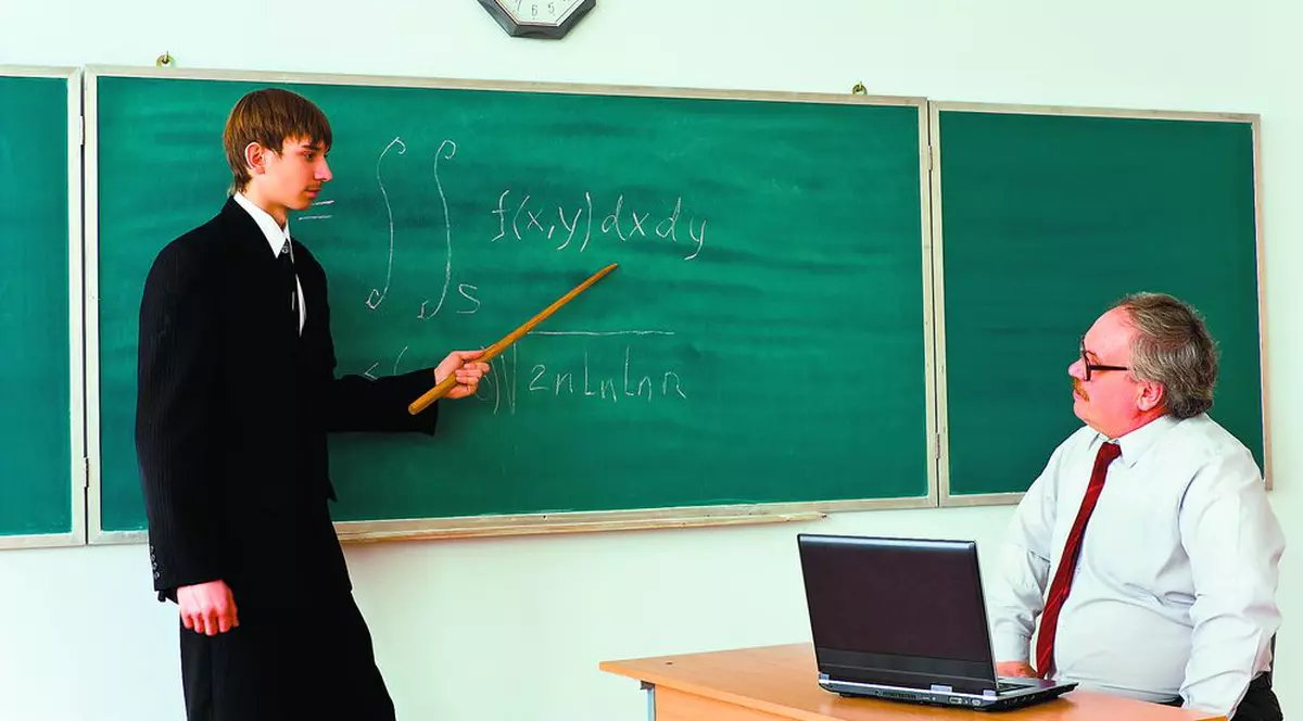 Te pierzi cu firea când te scoate la tablă?