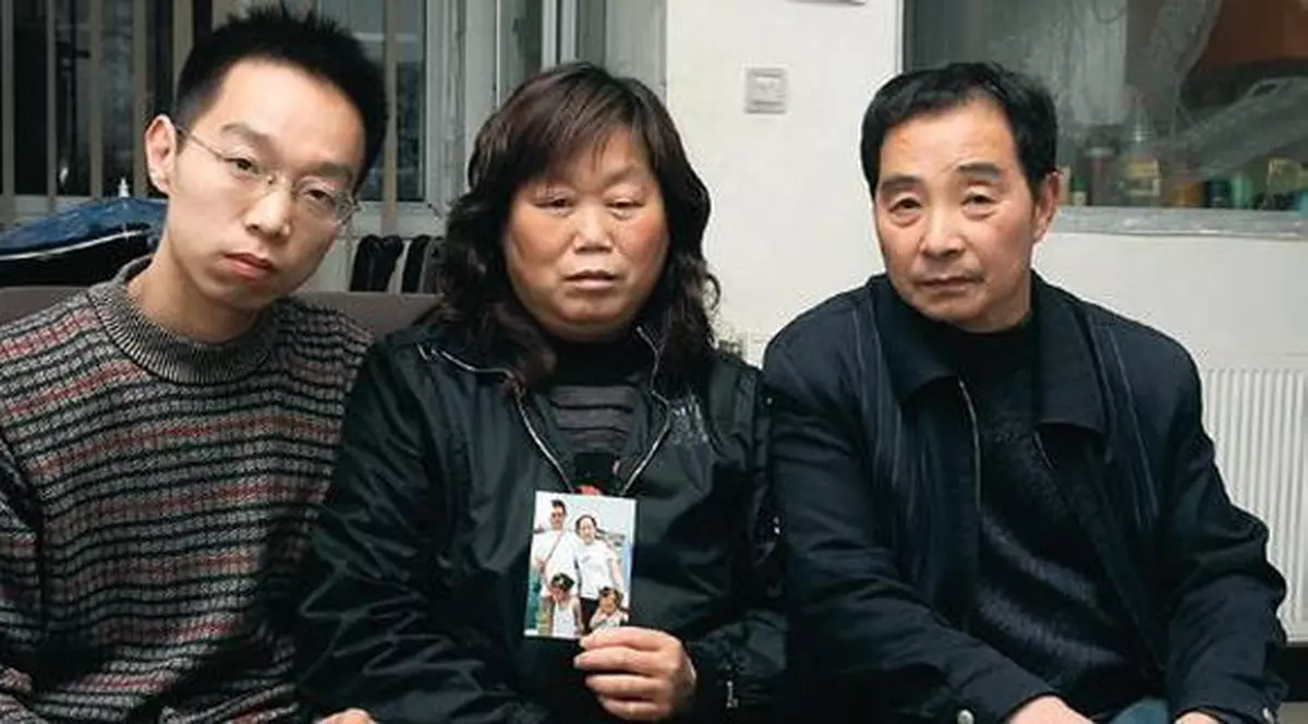 «Nu mâncăm, nu dormim, ne rugăm doar să fie în viaţă»