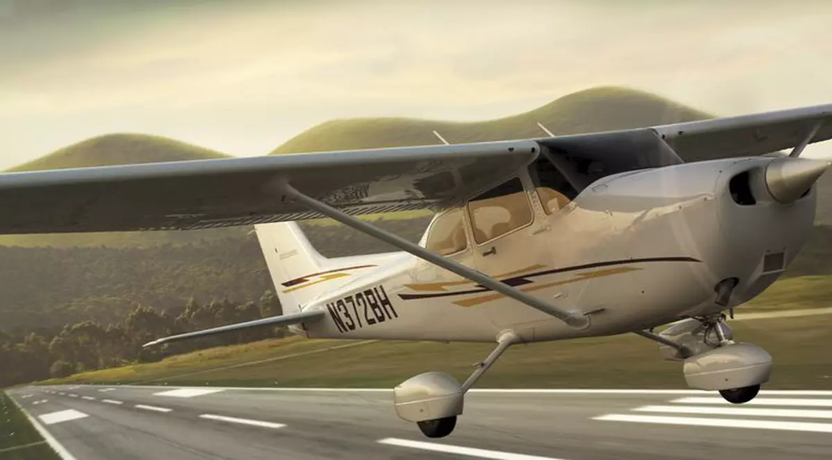 A aterizat cu avionul după ce pilotul murise