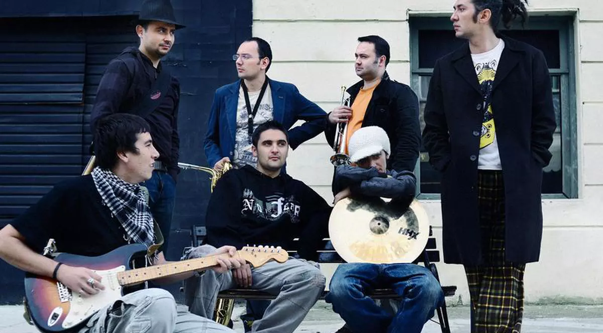 "El Negro" aduce reggae-ul în Bucureşti 