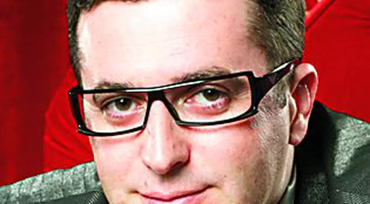 «Dezbrăcatu’» e tătic!