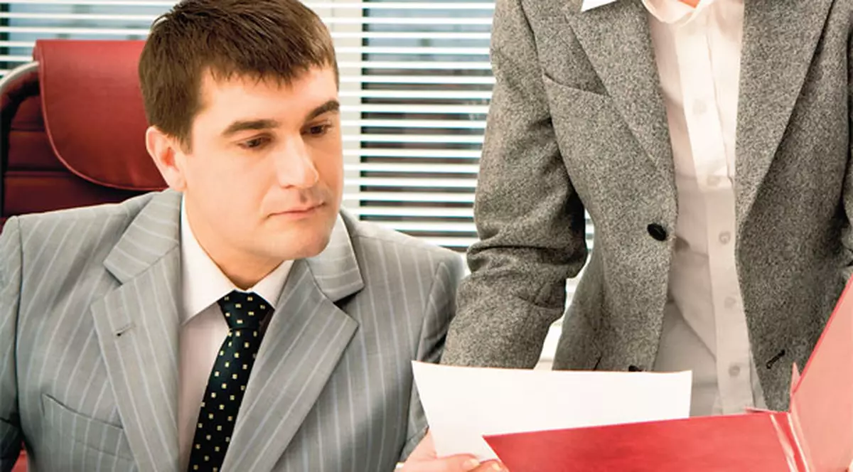 10 sfaturi ca să-ţi păstrezi slujba pe timp de criză