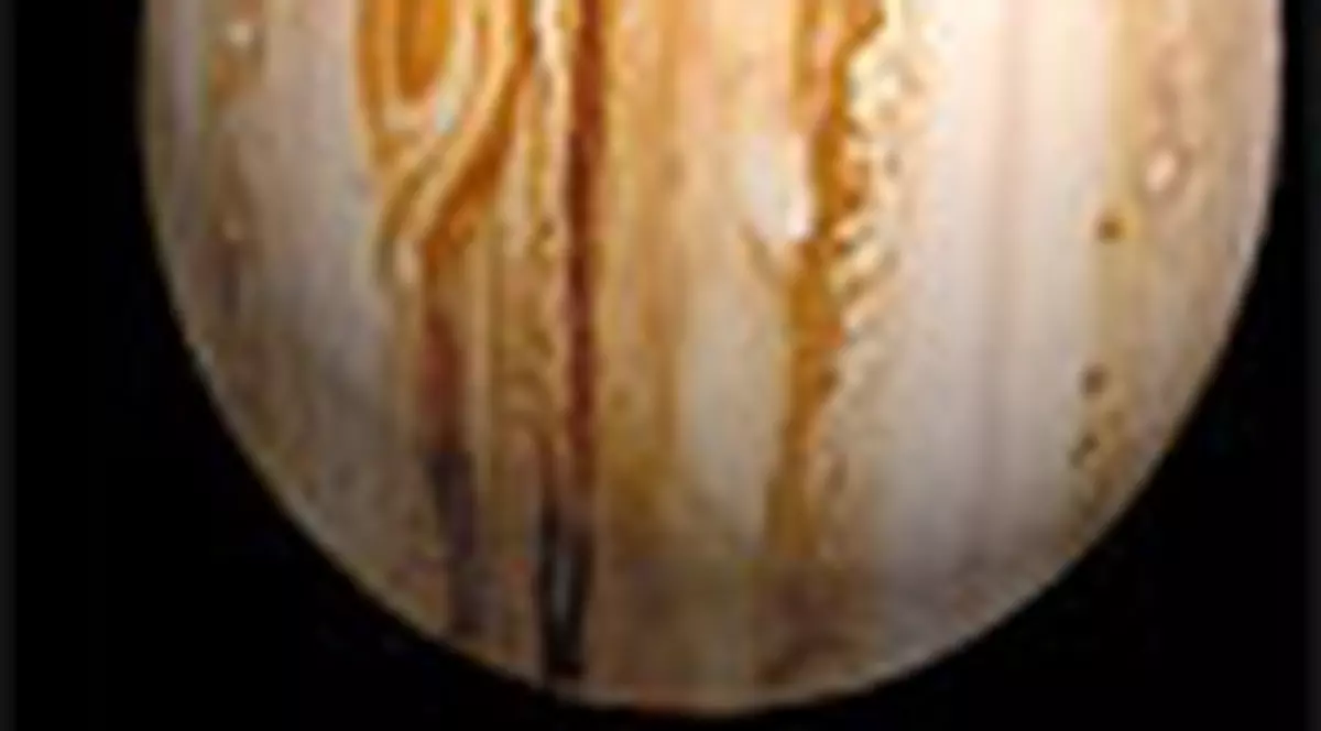 Leii vor avea probleme în cuplu din cauza intervenţiei rudelor