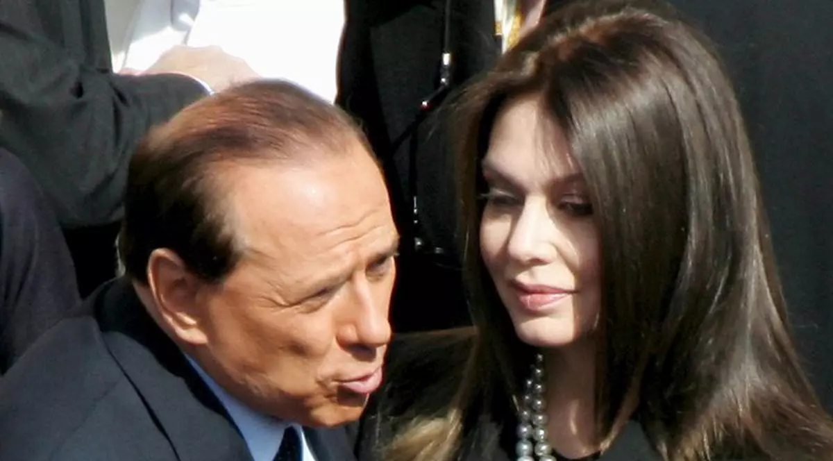 Soţia lui Silvio Berlusconi vrea să divorţeze