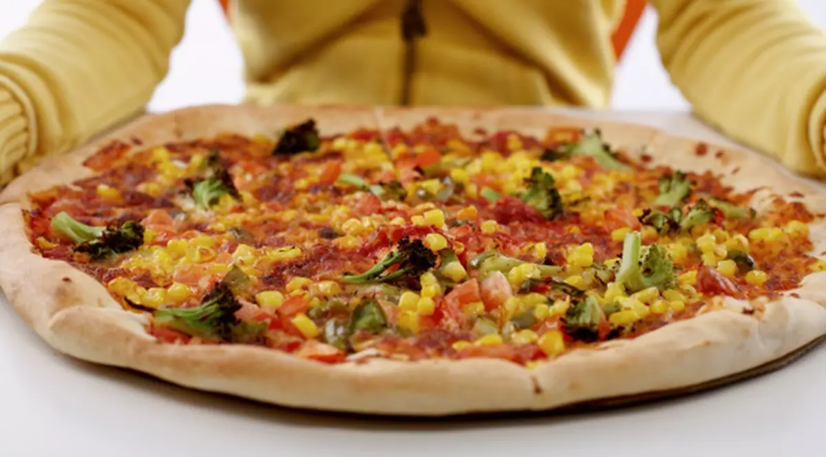 Vrea instrucţiuni pentru deschiderea cutiei de pizza / Video