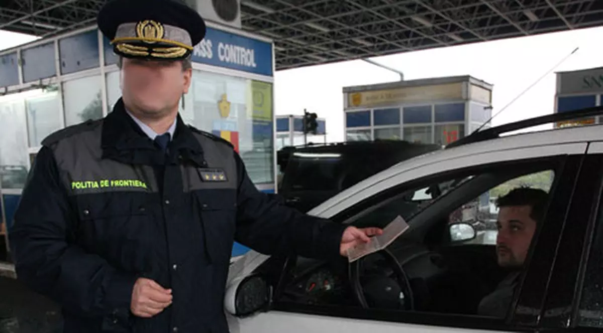 Opt angajaţi ai vămii Giurgiu, arestaţi pentru luare de mită