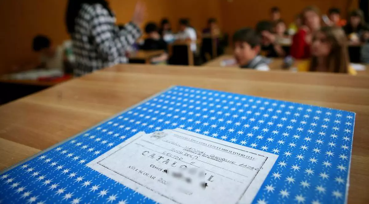 Elev de 13 ani, ştrangulat de un învăţător