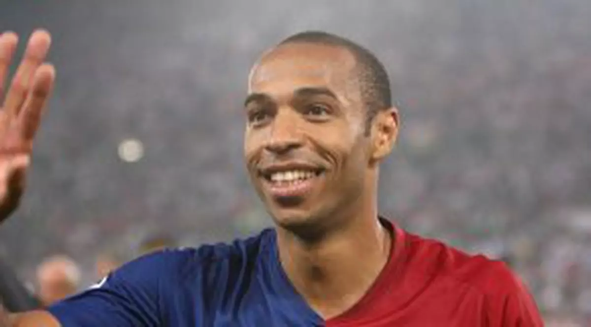 VIDEO / Fotbaliştii Thierry Henry şi Ryan Giggs se tachinează!