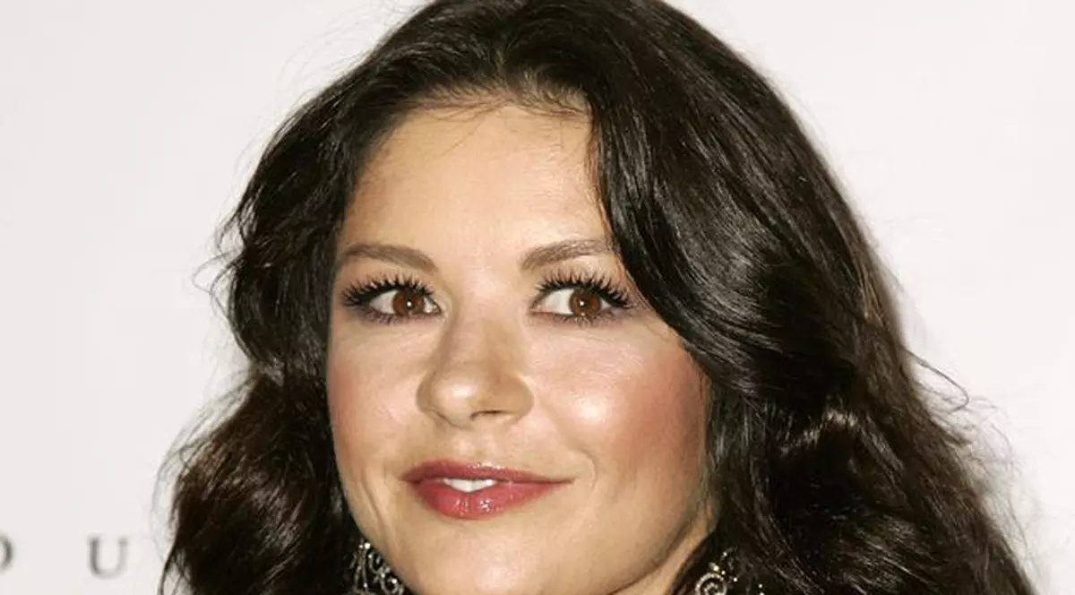 Catherine Zeta-Jones, plătită cu 1,55 milioane de lire pentru o reclamă