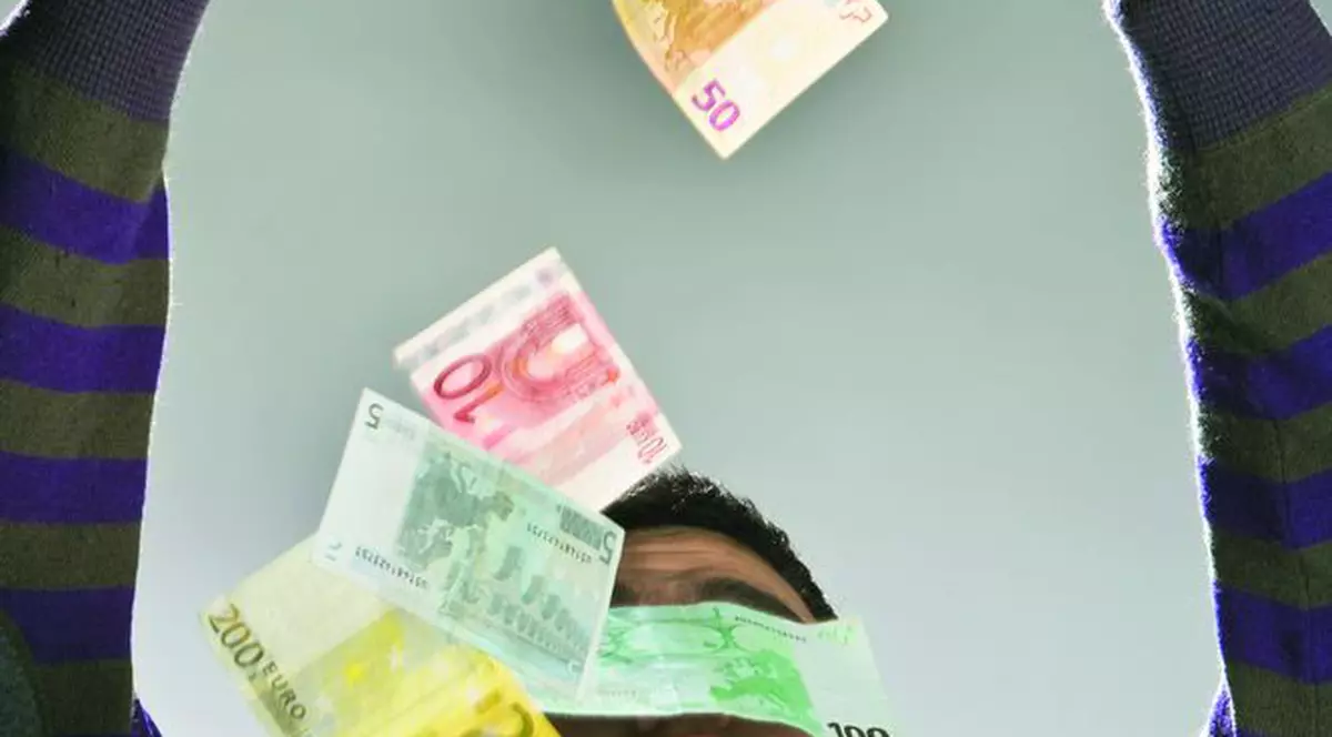 3.106 lei pe un bilet de Loto 6/49