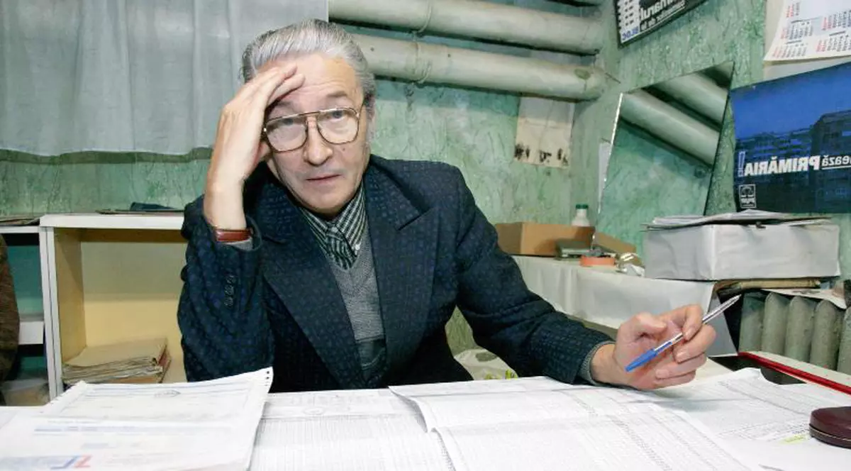 Cum daţi jos un preşedinte prost