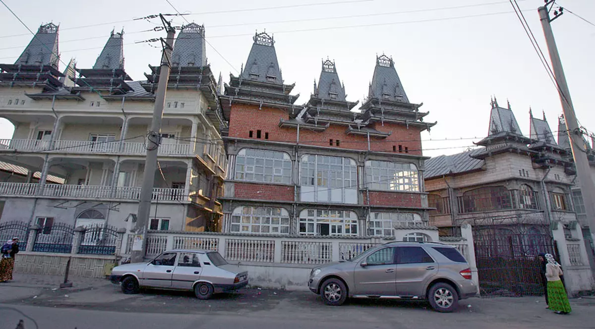 24 de ţigani din Bolintin Deal, despăgubiţi cu 565.000 de euro