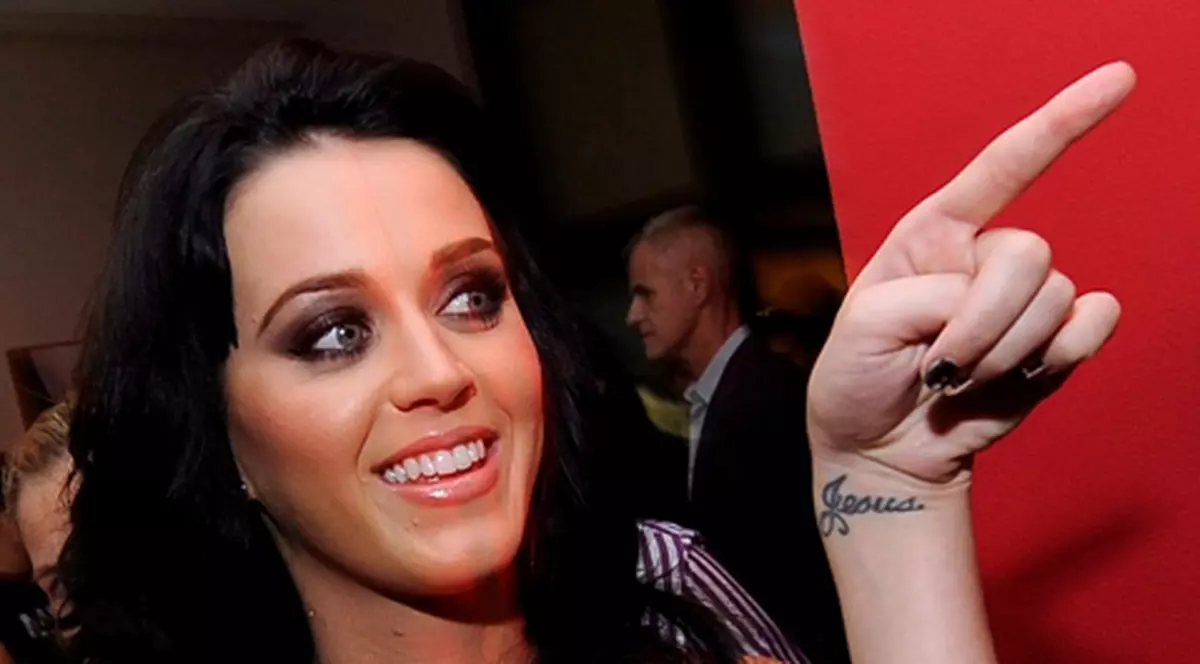 Katy Perry, atacată de lesbiana Beth Ditto