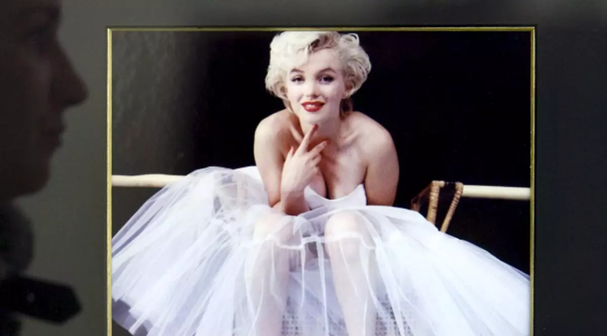 Licitaţie inedită cu lucrurile lui Marilyn şi Elvis