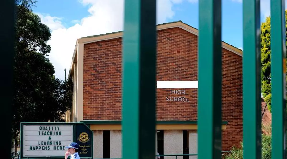 Arestat pentru că a pus bombe în liceu