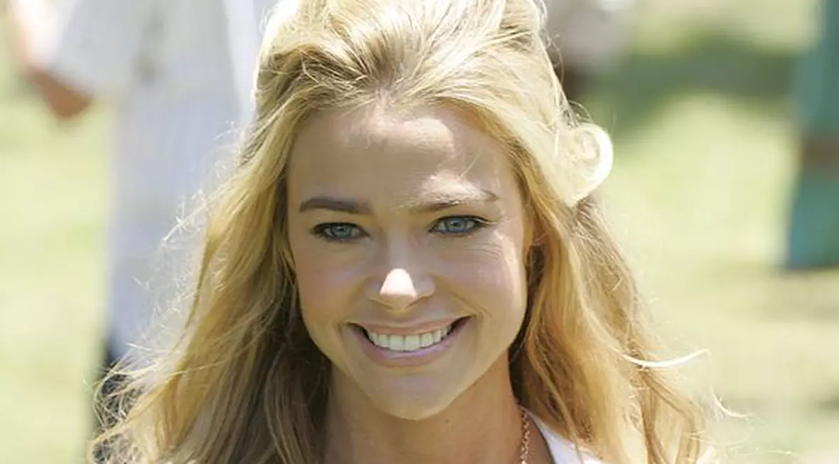 Denise Richards mai are încredere în căsătorie 