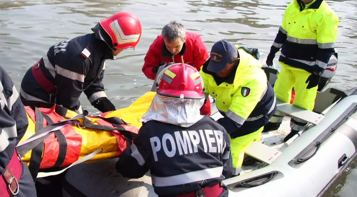 Doi copii, înecaţi la scăldat