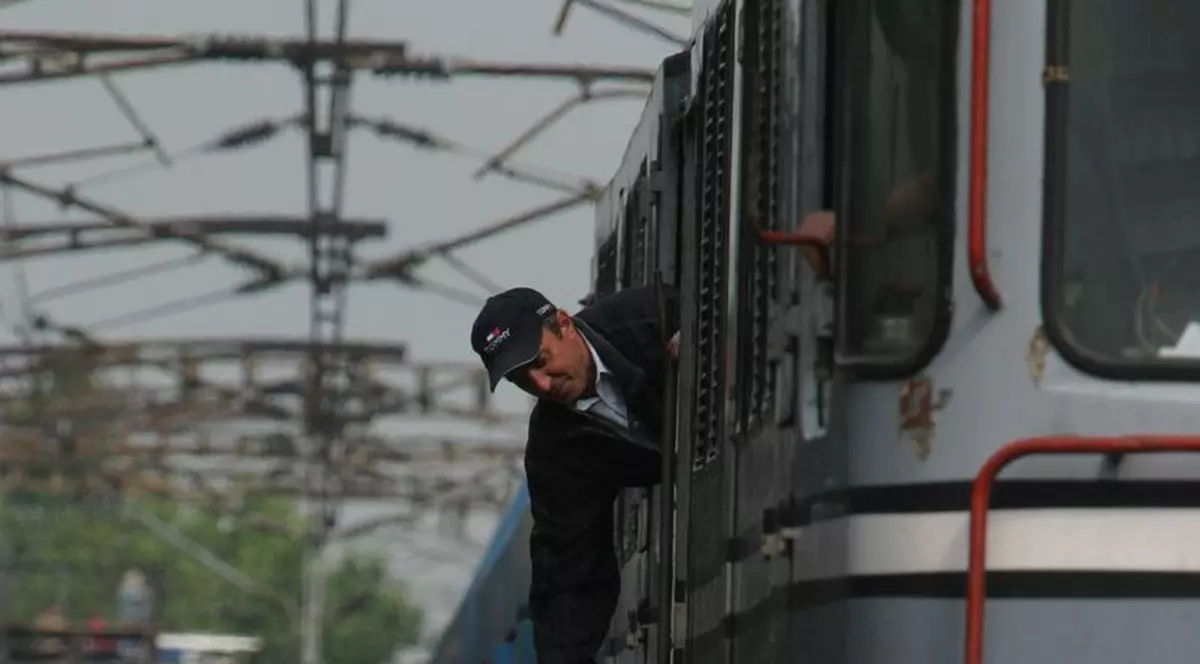 Trenul i-a tăiat două degete