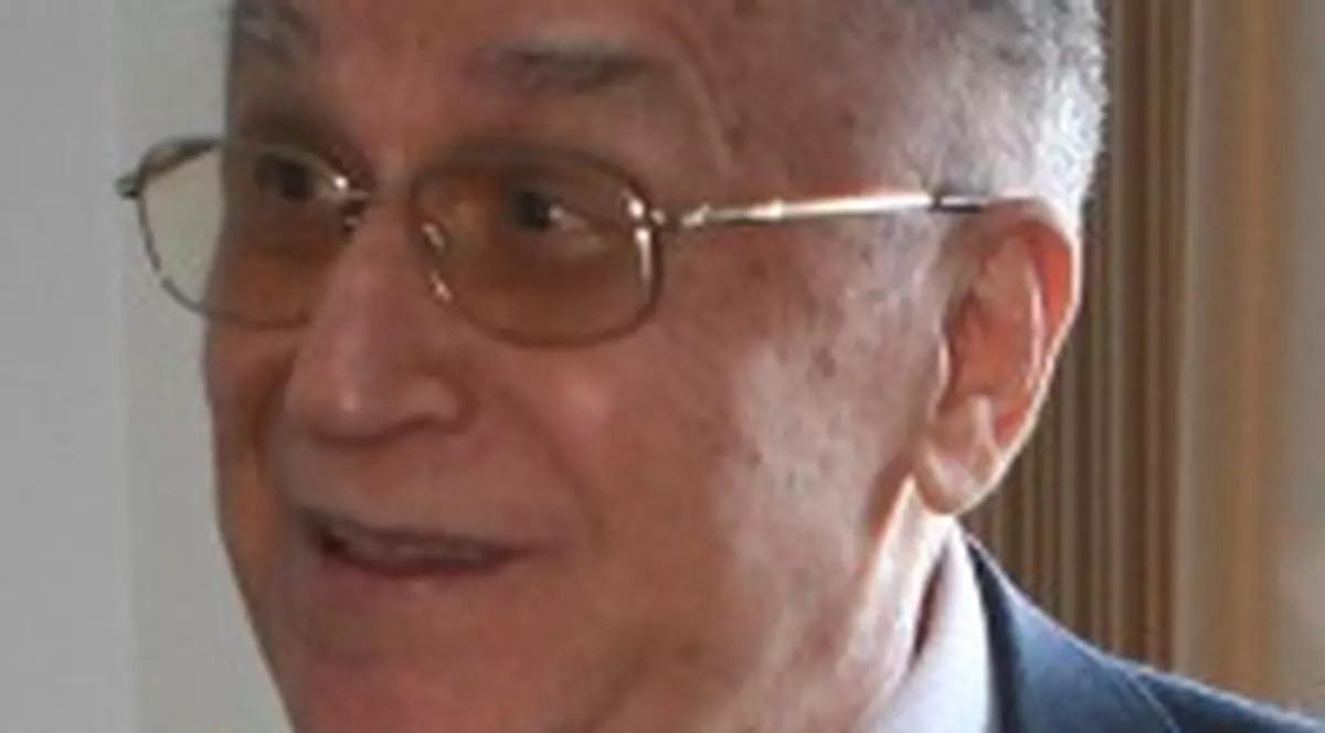 Iliescu: "Romii nu trebuie confundaţi cu românii"