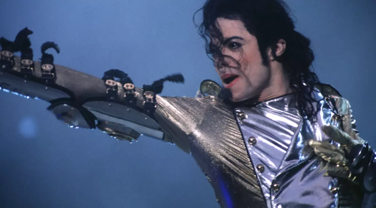 Este Michael Jackson cel mai mare cântăreţ al tuturor timpurilor?