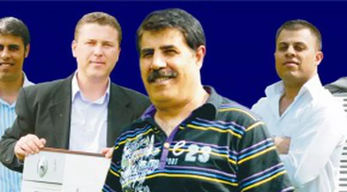 Azur şi Generic pregătesc o petrecere de pomină