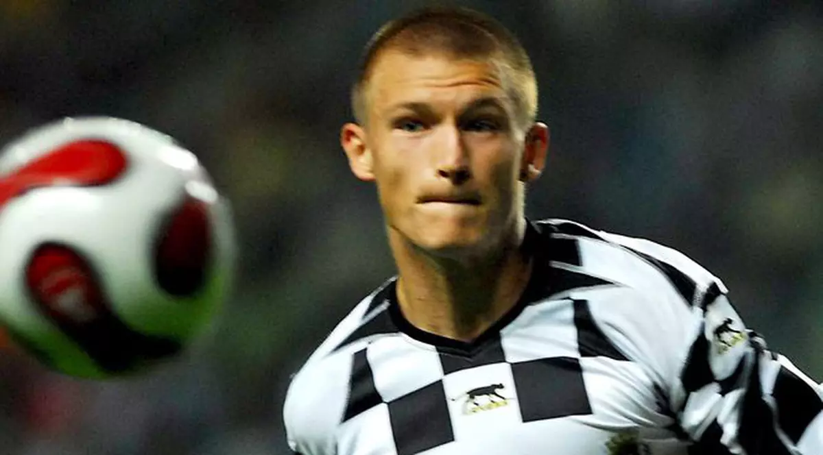 Steaua l-a transferat pe polonezul Grzelak 