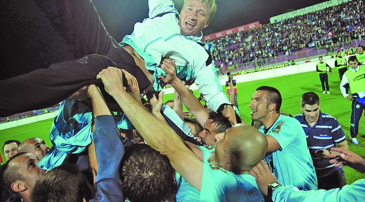 Nebunie! Urziceniul, aproape campioană!