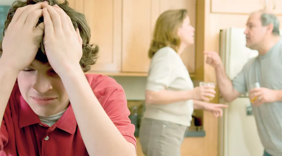 Părinţii tăi s-au despărţit? / Specialistul Libertăţii îţi spune cum să faci faţă divorţului lor