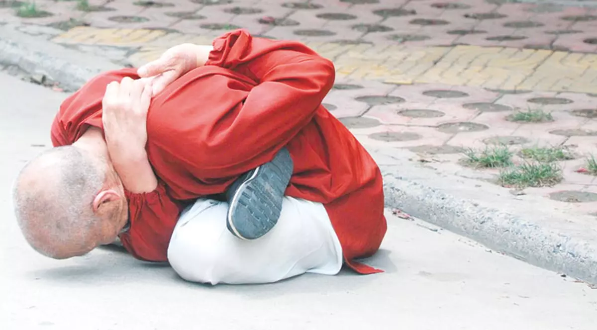 Zici că e făcut din gumă