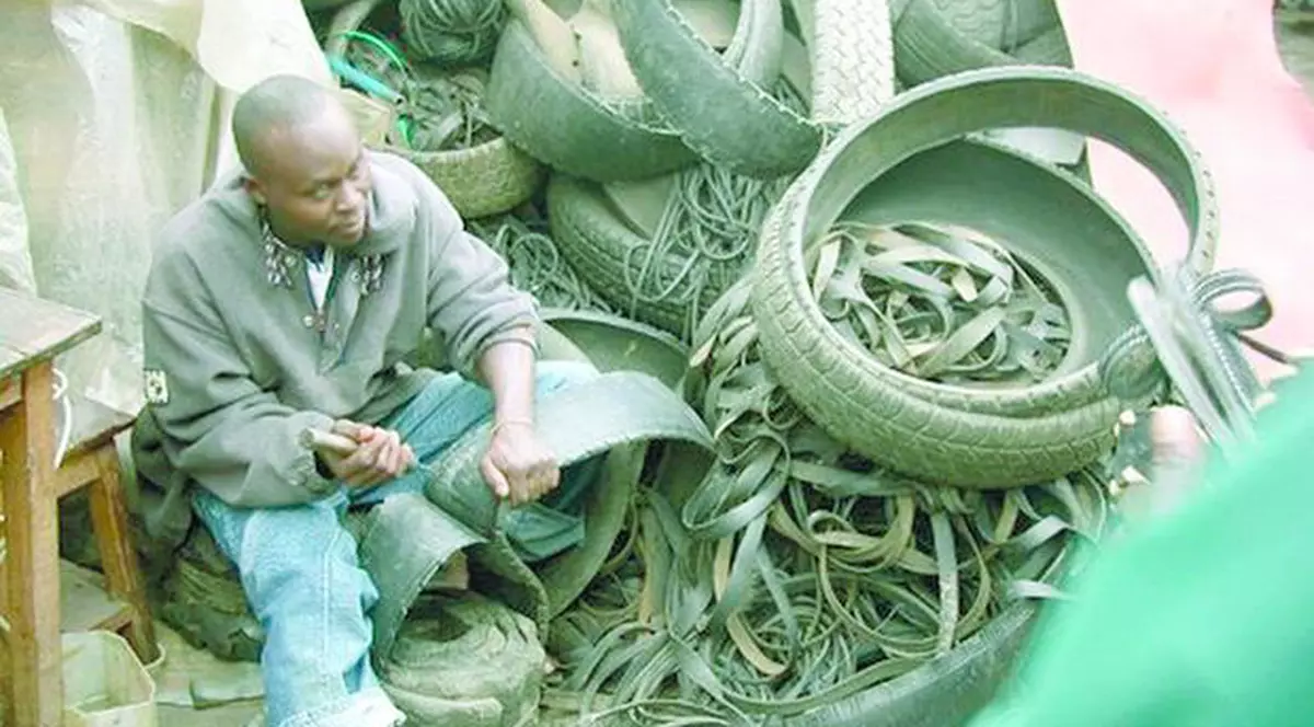 Face papuci din pneuri