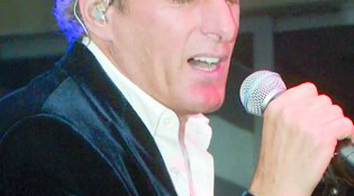 Bolton i-a făcut să plângă