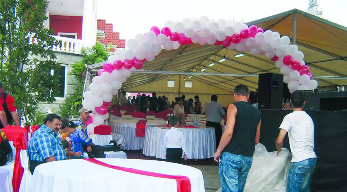 Gătită cu 300 de bănuţi de aur