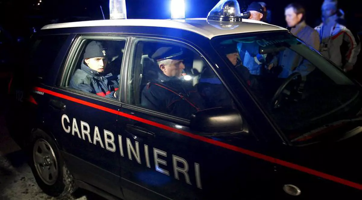 Patru români arestaţi în Italia pentru agresarea şi tâlhărirea unei tinere