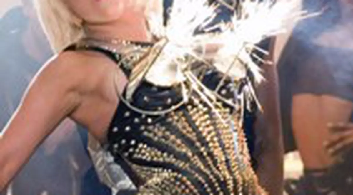 Lady Gaga s-a măritat...