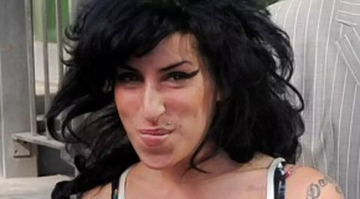Amy Winehouse a revenit în Marea Britanie
