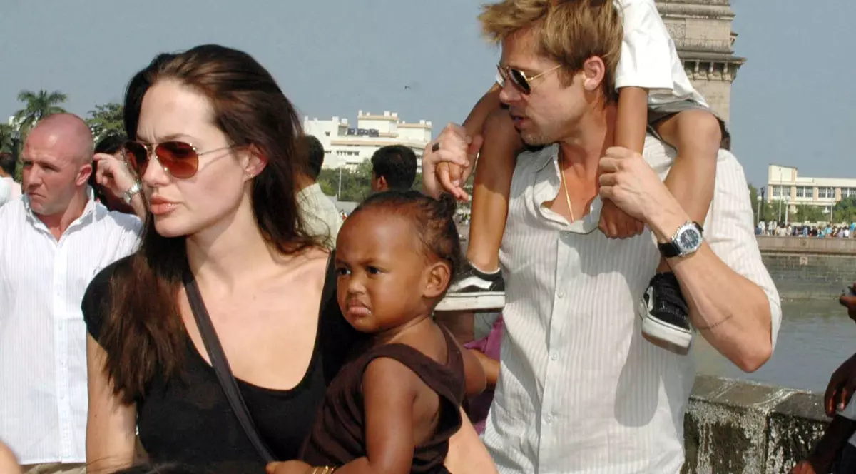 Brad şi Angelina şi-au serbat gemenii