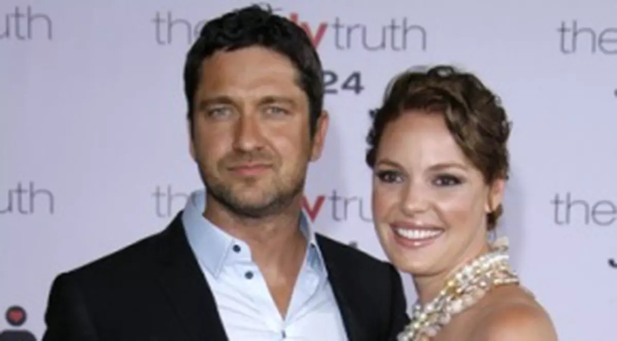 Gerard Butler, emoţionat la scenele de sex cu Katherine Heigl