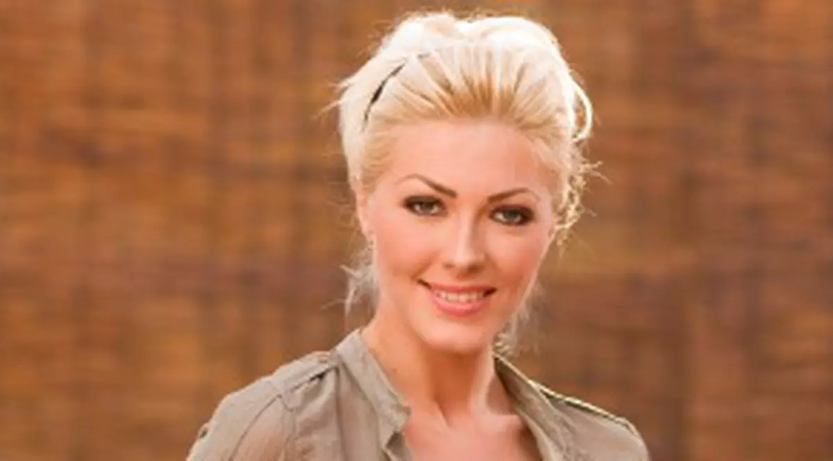 Ilinca Vandici prezintă pentru Rita Mureşan 