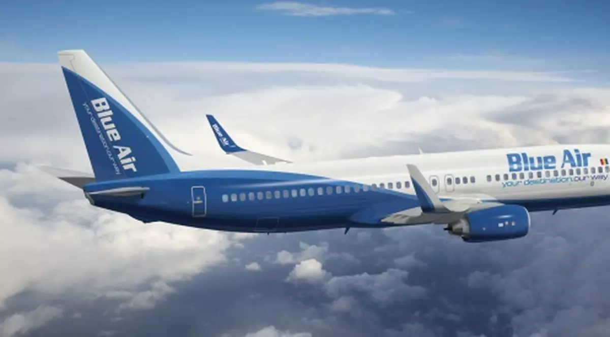 Blue Air sare în ajutorul pasagerilor My Air blocati în România şi Italia