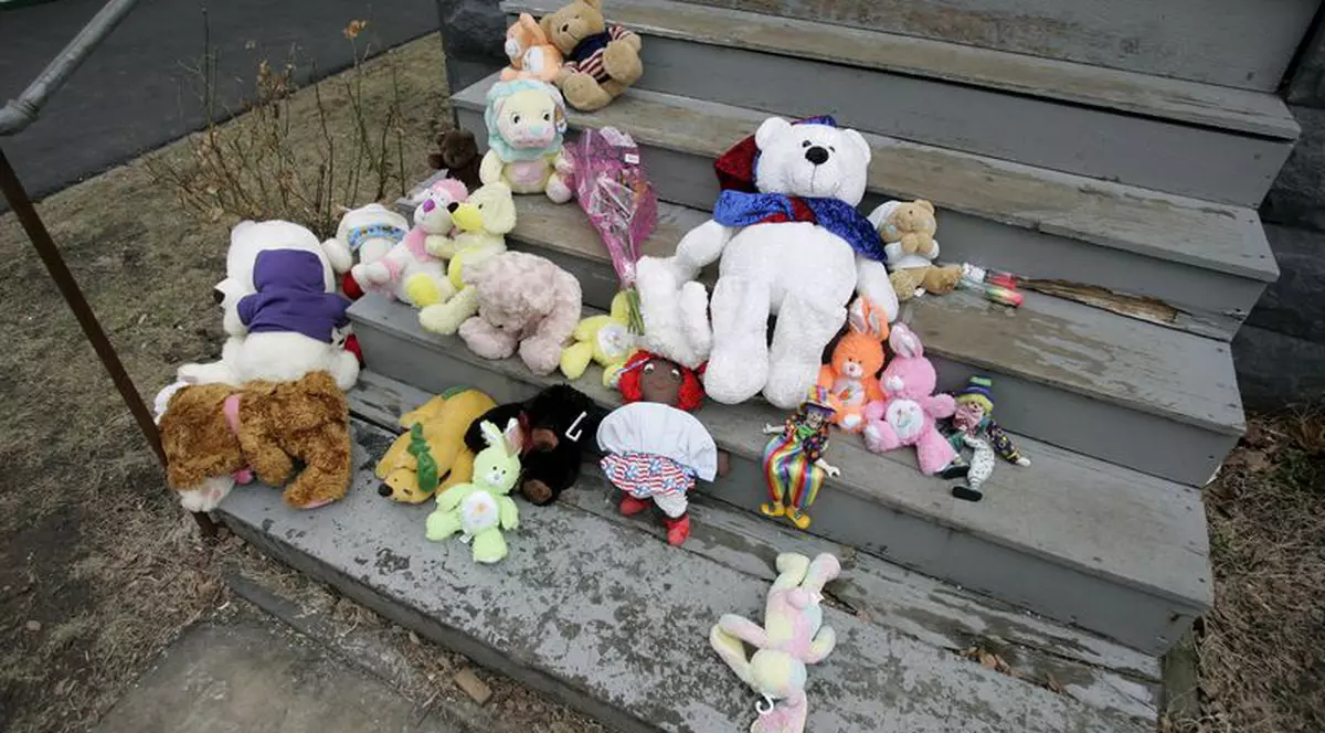 Un copil de 11 ani şi-a vândut jucăriile pentru a-şi ajuta familia