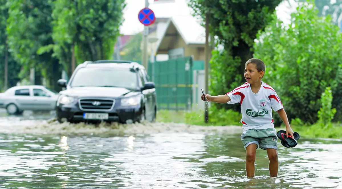 «Ploaia ne-a nenorocit!»