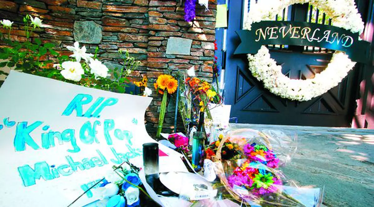 Fanii îşi iau adio mâine de la Michael