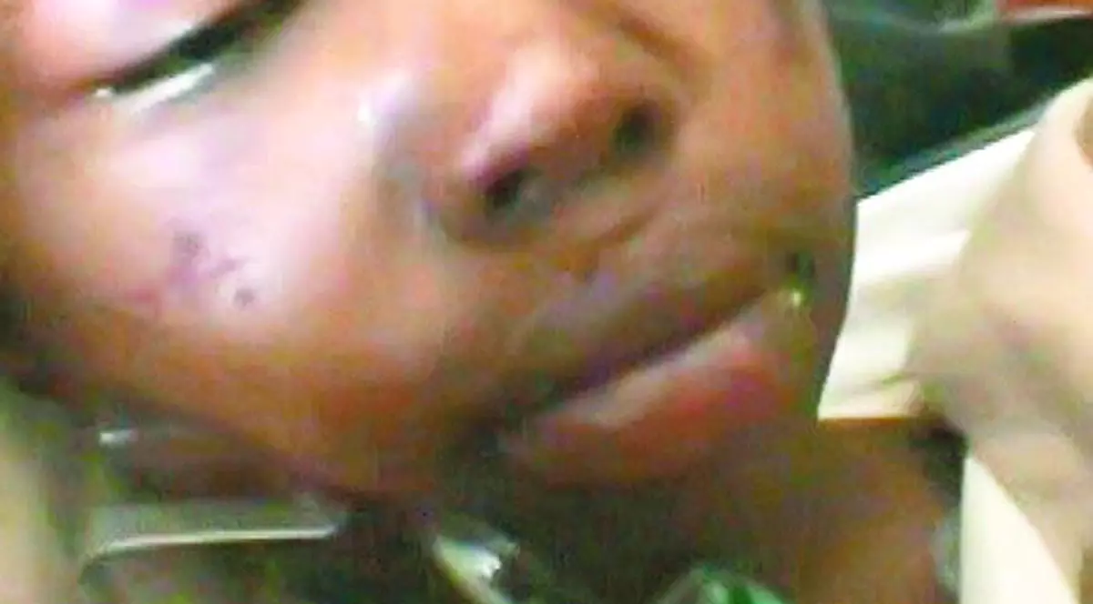 «A fost catapultată din avion!»